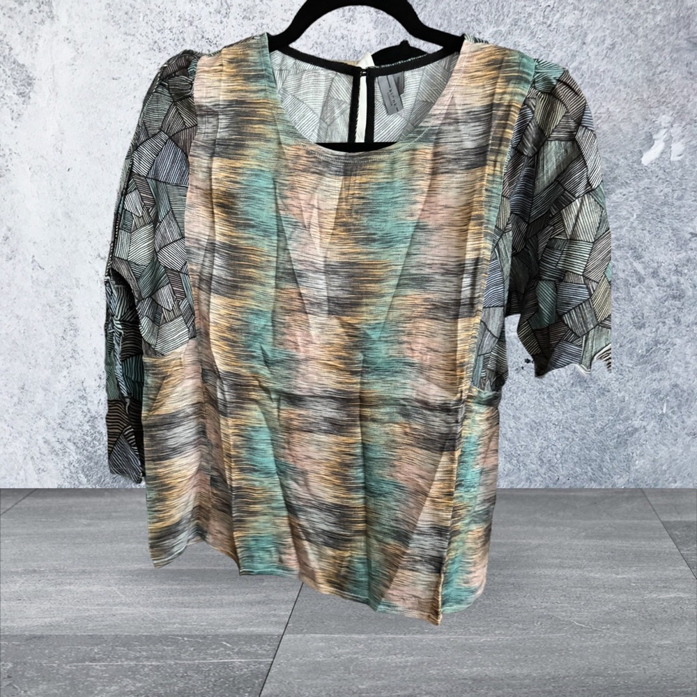 Bl^nk London pullover top with back button flutter sleeves NWOT